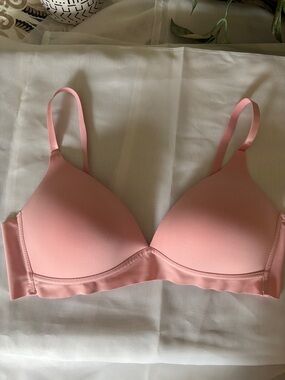 STRM Line Lightly Padded Wireless Bra in Soft Pink